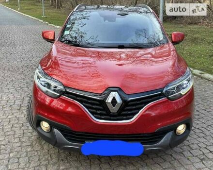 Красный Рено Kadjar, объемом двигателя 1.6 л и пробегом 184 тыс. км за 17000 $, фото 2 на Automoto.ua