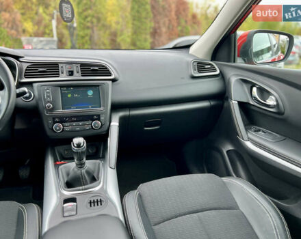 Красный Рено Kadjar, объемом двигателя 1.46 л и пробегом 248 тыс. км за 13950 $, фото 64 на Automoto.ua