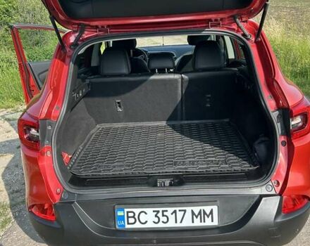 Красный Рено Kadjar, объемом двигателя 1.6 л и пробегом 145 тыс. км за 13000 $, фото 3 на Automoto.ua