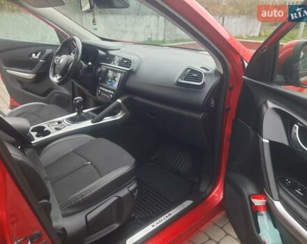 Красный Рено Kadjar, объемом двигателя 1.6 л и пробегом 210 тыс. км за 16500 $, фото 1 на Automoto.ua