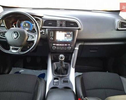 Красный Рено Kadjar, объемом двигателя 1.6 л и пробегом 243 тыс. км за 13900 $, фото 13 на Automoto.ua