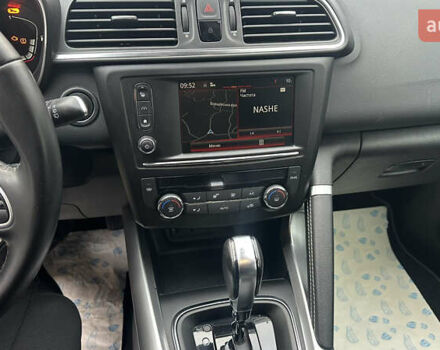 Красный Рено Kadjar, объемом двигателя 1.2 л и пробегом 220 тыс. км за 14300 $, фото 18 на Automoto.ua