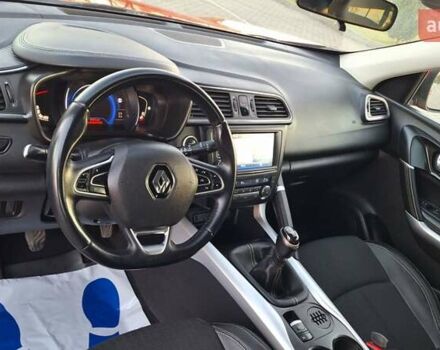 Красный Рено Kadjar, объемом двигателя 1.6 л и пробегом 243 тыс. км за 13900 $, фото 7 на Automoto.ua