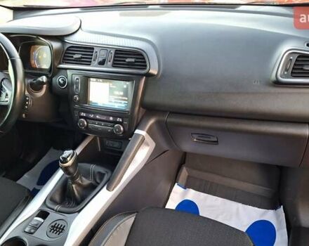 Красный Рено Kadjar, объемом двигателя 1.6 л и пробегом 243 тыс. км за 13900 $, фото 18 на Automoto.ua
