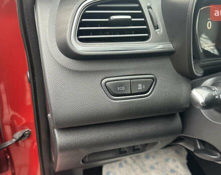 Красный Рено Kadjar, объемом двигателя 1.2 л и пробегом 220 тыс. км за 14300 $, фото 16 на Automoto.ua