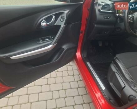 Красный Рено Kadjar, объемом двигателя 1.6 л и пробегом 210 тыс. км за 16500 $, фото 7 на Automoto.ua