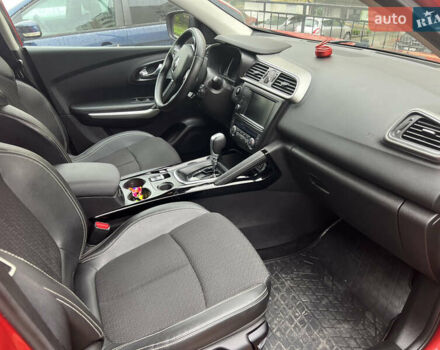 Красный Рено Kadjar, объемом двигателя 1.5 л и пробегом 195 тыс. км за 14500 $, фото 3 на Automoto.ua