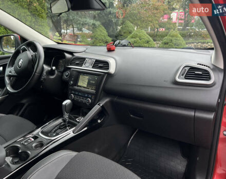 Красный Рено Kadjar, объемом двигателя 1.5 л и пробегом 195 тыс. км за 14444 $, фото 35 на Automoto.ua