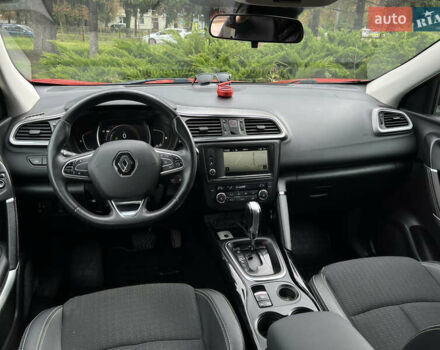 Красный Рено Kadjar, объемом двигателя 1.5 л и пробегом 196 тыс. км за 13950 $, фото 51 на Automoto.ua