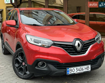 Красный Рено Kadjar, объемом двигателя 1.5 л и пробегом 196 тыс. км за 13950 $, фото 3 на Automoto.ua