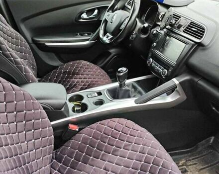 Красный Рено Kadjar, объемом двигателя 1.46 л и пробегом 185 тыс. км за 18500 $, фото 10 на Automoto.ua