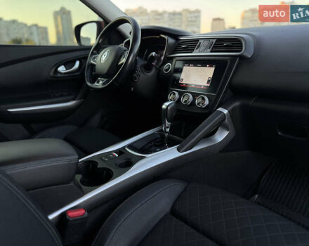 Червоний Рено Kadjar, об'ємом двигуна 1.46 л та пробігом 117 тис. км за 20900 $, фото 3 на Automoto.ua