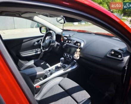 Красный Рено Kadjar, объемом двигателя 1.46 л и пробегом 145 тыс. км за 18200 $, фото 5 на Automoto.ua