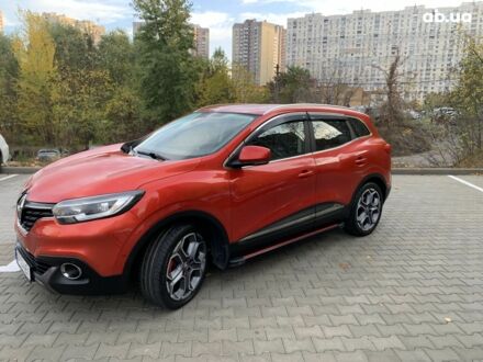 Красный Рено Kadjar, объемом двигателя 1.5 л и пробегом 203 тыс. км за 15800 $, фото 1 на Automoto.ua