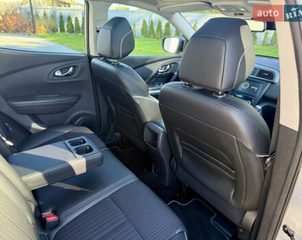 Серый Рено Kadjar, объемом двигателя 1.6 л и пробегом 171 тыс. км за 17999 $, фото 18 на Automoto.ua