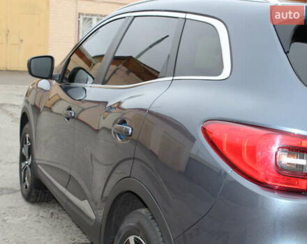 Серый Рено Kadjar, объемом двигателя 1.6 л и пробегом 92 тыс. км за 17500 $, фото 4 на Automoto.ua