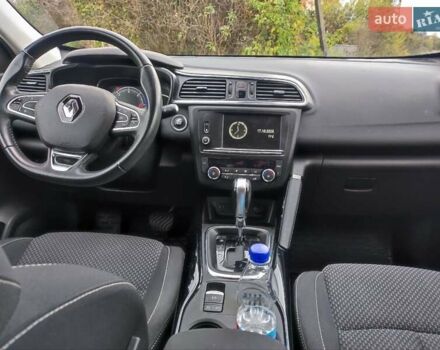 Сірий Рено Kadjar, об'ємом двигуна 1.46 л та пробігом 250 тис. км за 14500 $, фото 4 на Automoto.ua