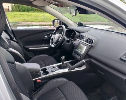 Серый Рено Kadjar, объемом двигателя 1.6 л и пробегом 45 тыс. км за 9400 $, фото 10 на Automoto.ua