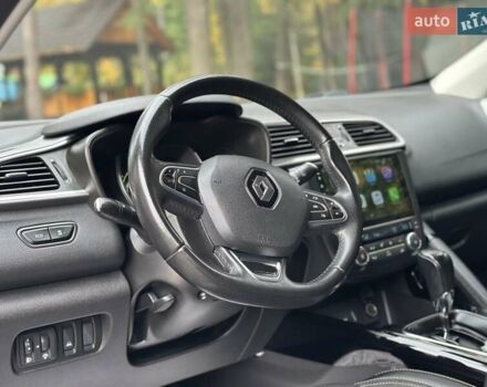 Серый Рено Kadjar, объемом двигателя 1.5 л и пробегом 167 тыс. км за 15850 $, фото 1 на Automoto.ua