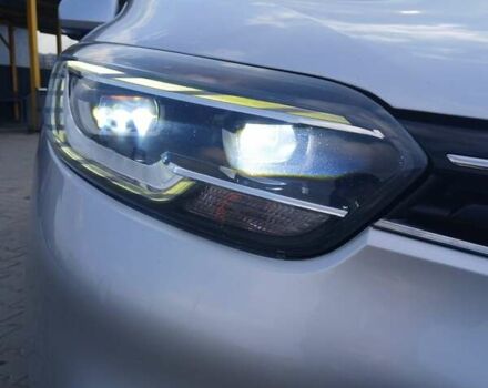 Серый Рено Kadjar, объемом двигателя 1.2 л и пробегом 170 тыс. км за 14000 $, фото 7 на Automoto.ua