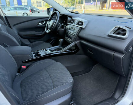 Серый Рено Kadjar, объемом двигателя 1.5 л и пробегом 142 тыс. км за 15750 $, фото 41 на Automoto.ua