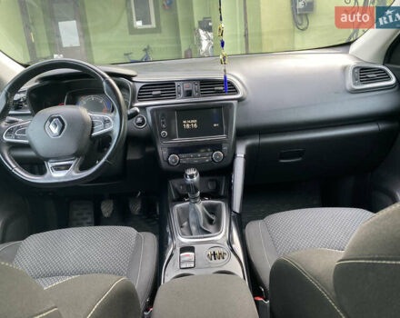 Серый Рено Kadjar, объемом двигателя 1.46 л и пробегом 182 тыс. км за 16500 $, фото 8 на Automoto.ua