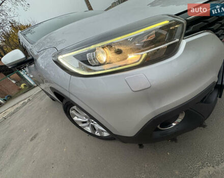 Серый Рено Kadjar, объемом двигателя 1.46 л и пробегом 124 тыс. км за 17200 $, фото 17 на Automoto.ua