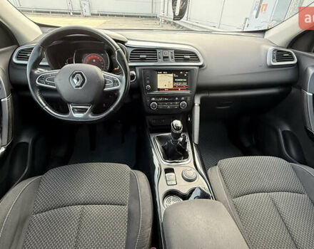 Серый Рено Kadjar, объемом двигателя 1.6 л и пробегом 245 тыс. км за 15000 $, фото 50 на Automoto.ua