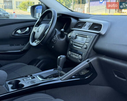 Серый Рено Kadjar, объемом двигателя 1.5 л и пробегом 142 тыс. км за 15750 $, фото 43 на Automoto.ua