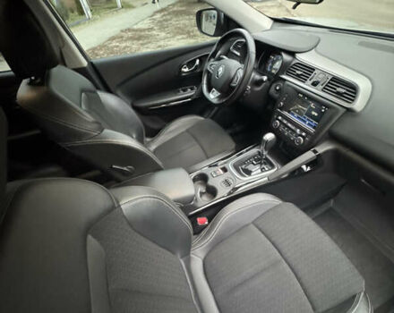 Серый Рено Kadjar, объемом двигателя 1.46 л и пробегом 124 тыс. км за 17200 $, фото 44 на Automoto.ua