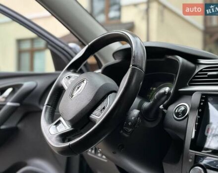 Серый Рено Kadjar, объемом двигателя 1.5 л и пробегом 167 тыс. км за 15850 $, фото 19 на Automoto.ua