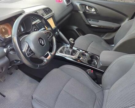 Серый Рено Kadjar, объемом двигателя 1.46 л и пробегом 229 тыс. км за 14850 $, фото 24 на Automoto.ua