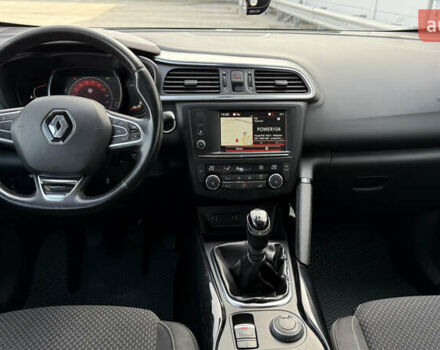 Серый Рено Kadjar, объемом двигателя 1.6 л и пробегом 245 тыс. км за 15000 $, фото 51 на Automoto.ua