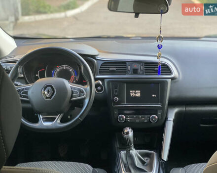 Серый Рено Kadjar, объемом двигателя 1.46 л и пробегом 182 тыс. км за 16500 $, фото 6 на Automoto.ua