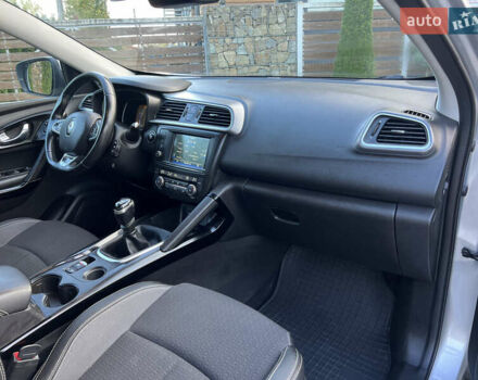 Серый Рено Kadjar, объемом двигателя 1.5 л и пробегом 199 тыс. км за 12900 $, фото 35 на Automoto.ua
