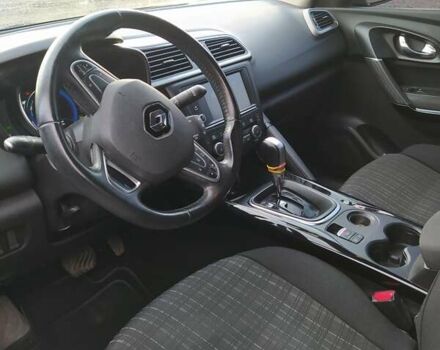 Серый Рено Kadjar, объемом двигателя 1.46 л и пробегом 178 тыс. км за 15800 $, фото 1 на Automoto.ua