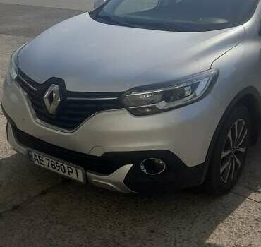 Серый Рено Kadjar, объемом двигателя 1.6 л и пробегом 175 тыс. км за 15200 $, фото 1 на Automoto.ua