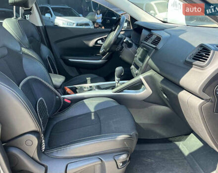 Сірий Рено Kadjar, об'ємом двигуна 1.5 л та пробігом 123 тис. км за 17690 $, фото 11 на Automoto.ua