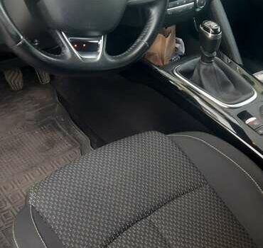 Серый Рено Kadjar, объемом двигателя 1.6 л и пробегом 175 тыс. км за 15200 $, фото 3 на Automoto.ua