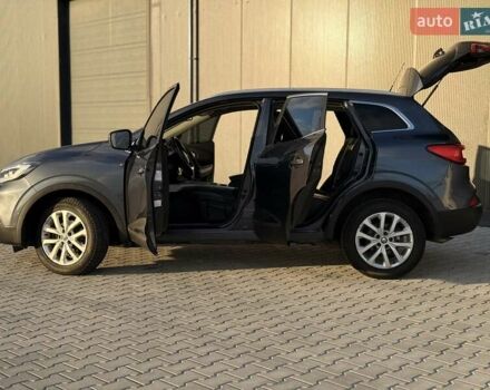 Серый Рено Kadjar, объемом двигателя 1.46 л и пробегом 124 тыс. км за 16500 $, фото 65 на Automoto.ua