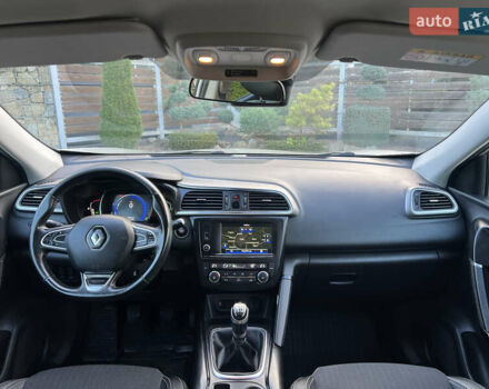 Серый Рено Kadjar, объемом двигателя 1.5 л и пробегом 199 тыс. км за 12900 $, фото 29 на Automoto.ua
