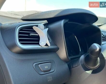 Сірий Рено Kadjar, об'ємом двигуна 1.5 л та пробігом 123 тис. км за 17690 $, фото 34 на Automoto.ua