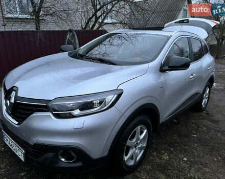 Серый Рено Kadjar, объемом двигателя 1.6 л и пробегом 200 тыс. км за 17900 $, фото 1 на Automoto.ua