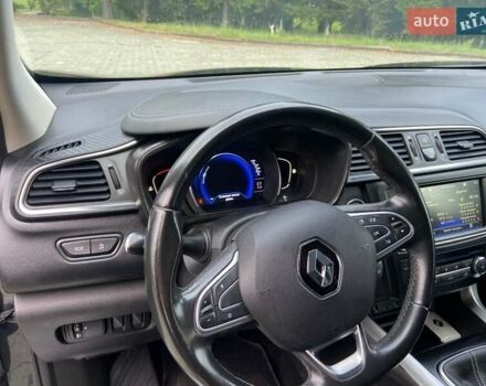 Серый Рено Kadjar, объемом двигателя 1.5 л и пробегом 77 тыс. км за 15500 $, фото 42 на Automoto.ua