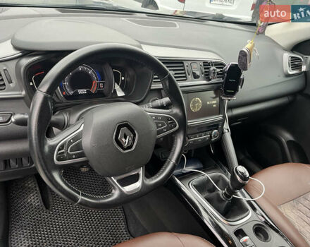 Серый Рено Kadjar, объемом двигателя 1.46 л и пробегом 213 тыс. км за 17100 $, фото 10 на Automoto.ua
