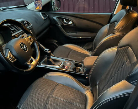 Серый Рено Kadjar, объемом двигателя 1.6 л и пробегом 200 тыс. км за 17900 $, фото 5 на Automoto.ua