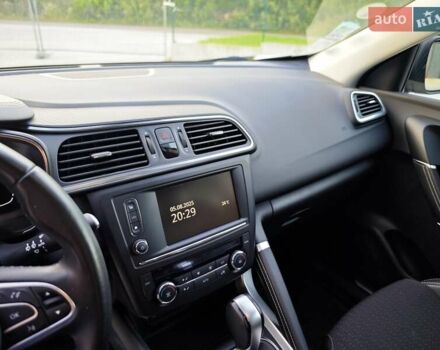 Серый Рено Kadjar, объемом двигателя 1.5 л и пробегом 134 тыс. км за 19350 $, фото 26 на Automoto.ua