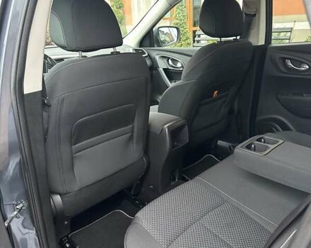 Серый Рено Kadjar, объемом двигателя 1.46 л и пробегом 152 тыс. км за 16999 $, фото 68 на Automoto.ua