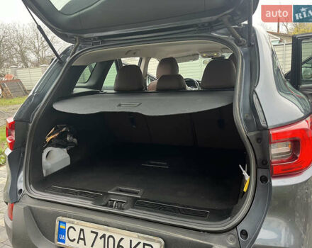 Серый Рено Kadjar, объемом двигателя 1.46 л и пробегом 213 тыс. км за 17100 $, фото 6 на Automoto.ua