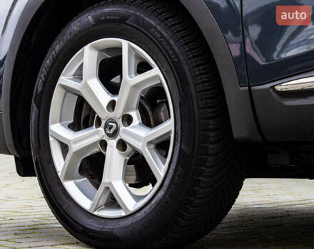 Серый Рено Kadjar, объемом двигателя 0 л и пробегом 77 тыс. км за 15900 $, фото 4 на Automoto.ua